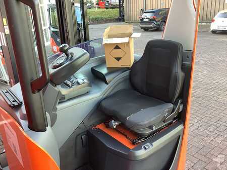Retraky 2019  Toyota RRE140H (4)