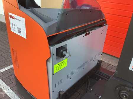 Retraky 2019  Toyota RRE140H (7)