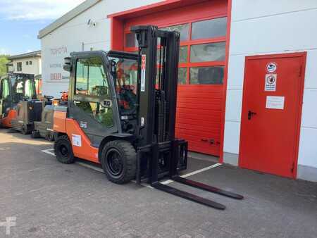 Carrelli elevatori GPL 2021  Toyota 02-8FGJF35 (4)