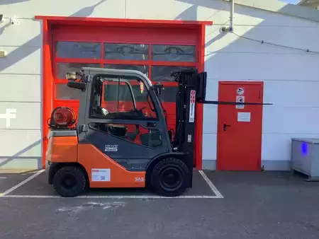 Treibgasstapler 2022 Toyota 8FGF25 (2)