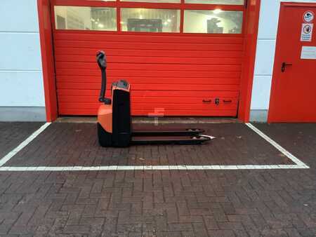 Niederhubwagen  Toyota LWE140 (2)