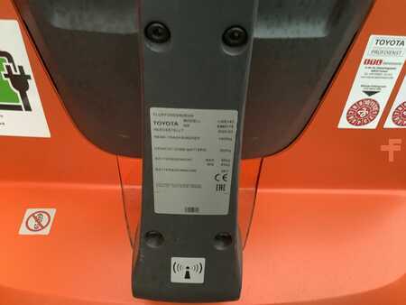 Niederhubwagen  Toyota LWE140 (9)