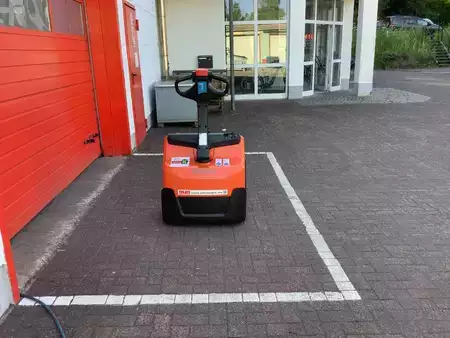 Niederhubwagen 2025  Toyota LWI160 (8)