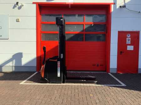 Hochhubwagen  Toyota SWE160 (1)