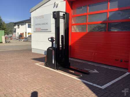 Hochhubwagen  Toyota SWE160 (5)
