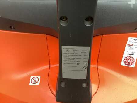 Hochhubwagen  Toyota SWE160L (10)