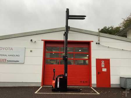 Hochhubwagen  Toyota SWE160L (4)