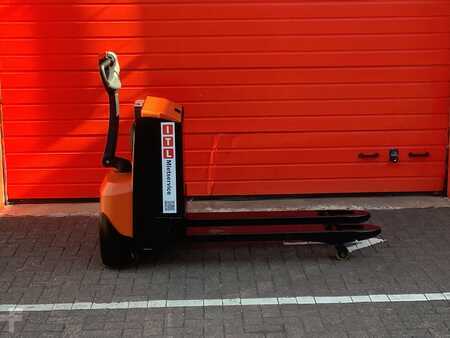 Niederhubwagen  Toyota LWE180 (3)