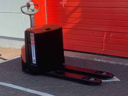 Niederhubwagen  Toyota LWE180 (5)