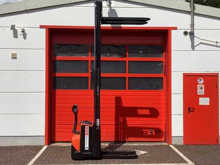 Stacker pedestre 2017  Toyota SWE120L (5)