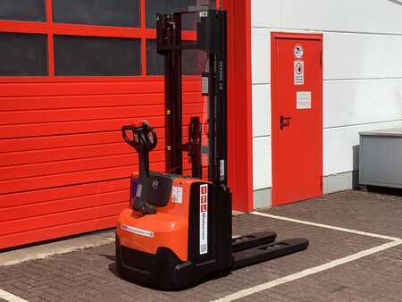 Stacker pedestre 2017  Toyota SWE120L (6)