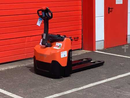 Transpallet elettrici 2025  Toyota LWI160 (4)
