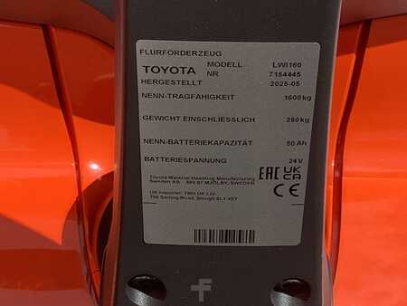 Transpallet elettrici 2025  Toyota LWI160 (7)