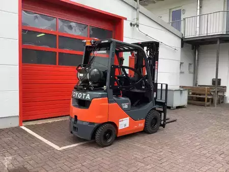 LPG VZV 2025  Toyota 06-8FG18F (5)