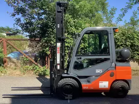 Treibgasstapler  Toyota 06-8FG30F (4)