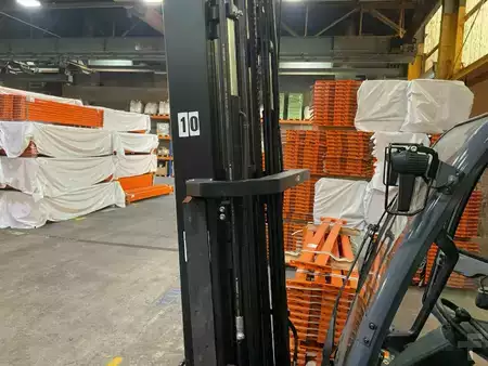 Treibgasstapler  Toyota 06-8FG30F (6)