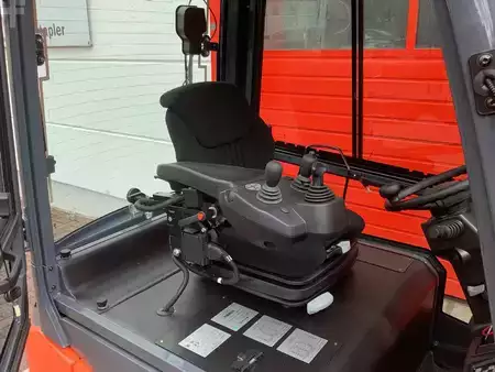 Chariots électriques à 4 roues 2025  Toyota 8FBM18T (7)