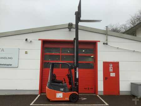 Chariots électriques à 3 roues 2015  Toyota 7FBEST15 (4)