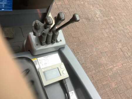 Chariots électriques à 3 roues 2015  Toyota 7FBEST15 (8)