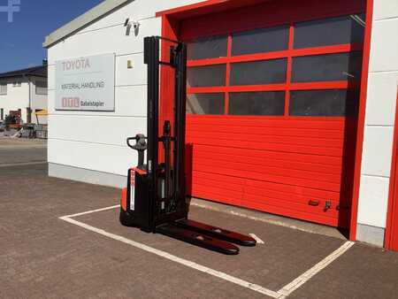 Hochhubwagen  Toyota SWE140 (4)