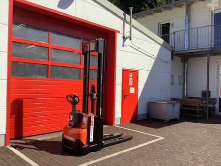 Hochhubwagen  Toyota SWE140 (5)