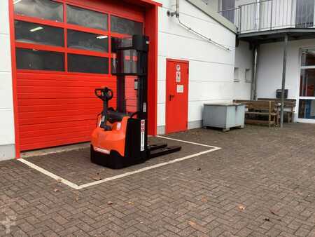 Hochhubwagen  Toyota SWE200 (4)