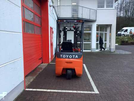 Elektromos 3 kerekű 2012  Toyota 7FBEST10 (7)