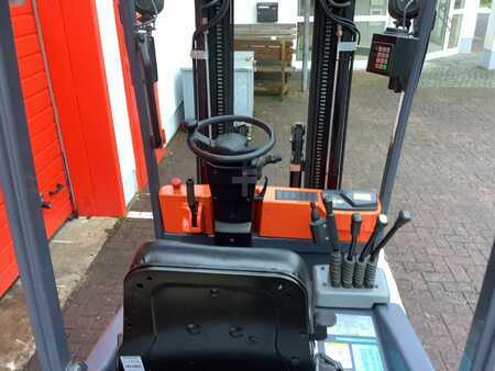 Elektromos 3 kerekű 2012  Toyota 7FBEST10 (9)