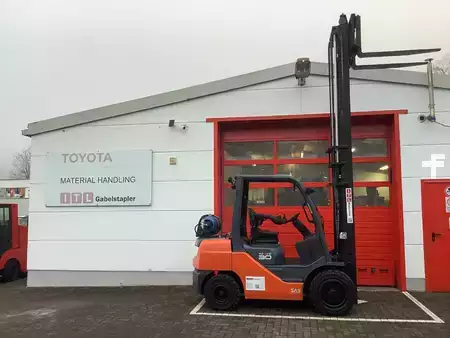 Treibgasstapler 2019 Toyota 02-8FGF30 (2)