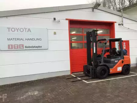 Treibgasstapler 2019 Toyota 02-8FGF30 (4)