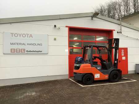 Treibgasstapler  Toyota 02-8FGF30 (6)