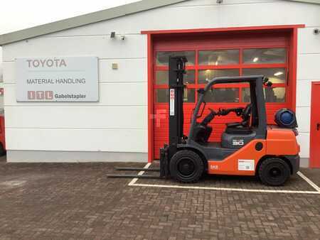 Treibgasstapler  Toyota 02-8FGF30 (7)