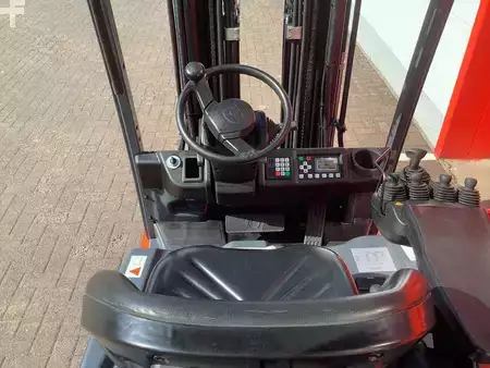 Chariots électriques à 3 roues 2018  Toyota 8FBE16T (8)