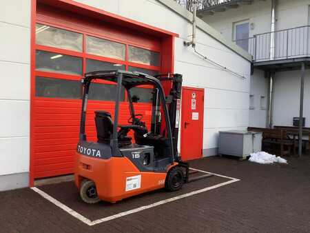 Eléctrica de 3 ruedas 2020  Toyota 8FBEK16T (6)