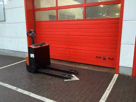 Niederhubwagen  Toyota LWE140 (3)