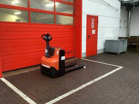 Niederhubwagen  Toyota LWE140 (4)