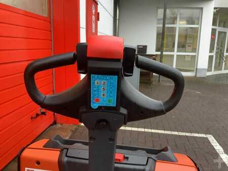 Niederhubwagen  Toyota LWE140 (8)