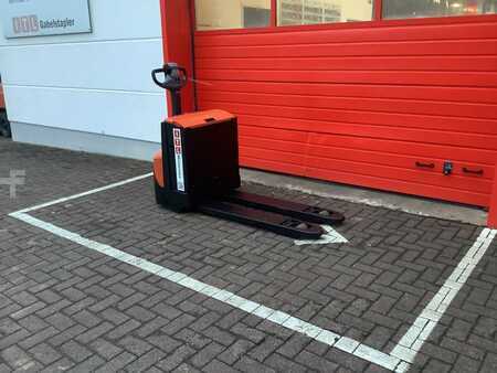 Niederhubwagen  Toyota LWE180 (4)