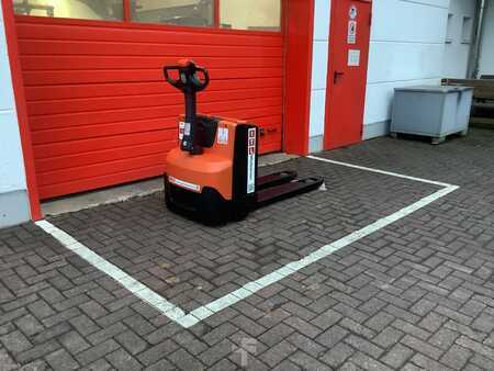 Niederhubwagen  Toyota LWE180 (5)