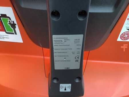Niederhubwagen  Toyota LWE180 (8)