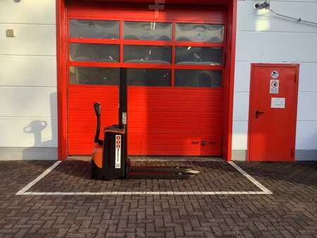 Hochhubwagen  Toyota SWE080L (1)