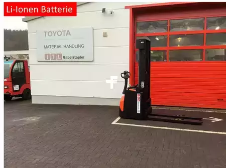 Hochhubwagen 2022  Toyota SWE145 (1)