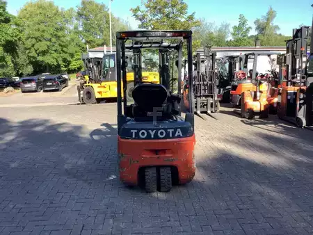Eléctrico - 3 rodas 2018  Toyota 8FBEK16T-Export (5)