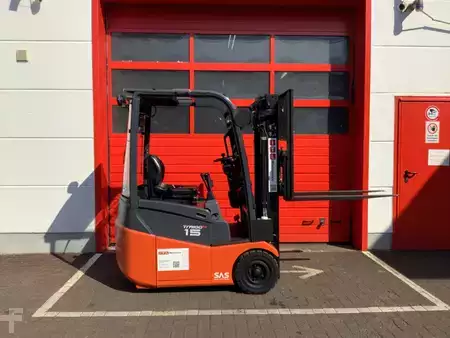 Eléctrica de 3 ruedas 2015  Toyota 7FBEST15 (2)