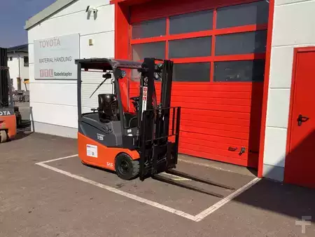 Eléctrica de 3 ruedas 2015  Toyota 7FBEST15 (4)