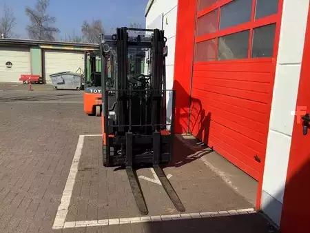 Eléctrica de 3 ruedas 2015  Toyota 7FBEST15 (6)