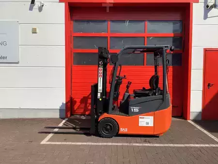 Eléctrica de 3 ruedas 2015  Toyota 7FBEST15 (8)