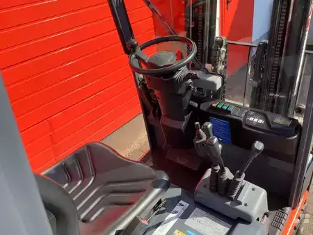 Eléctrica de 3 ruedas 2015  Toyota 7FBEST15 (9)