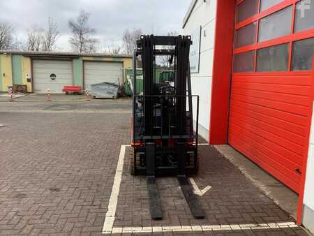 Elektromos 3 kerekű 2019  Toyota 8FBE18T (10)