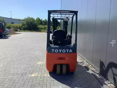 Elektryczne 3-kołowe 2018  Toyota 8FBE15T (4)